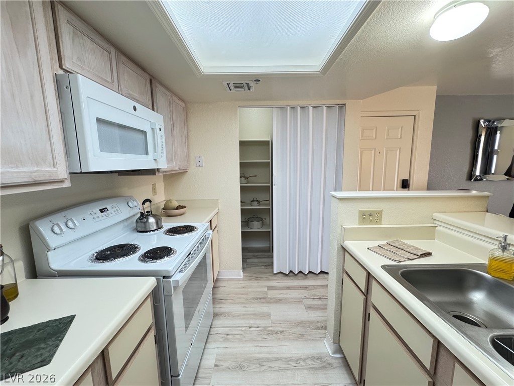 Photo 15 of 31, 3550 Bay Sands Drive #3053