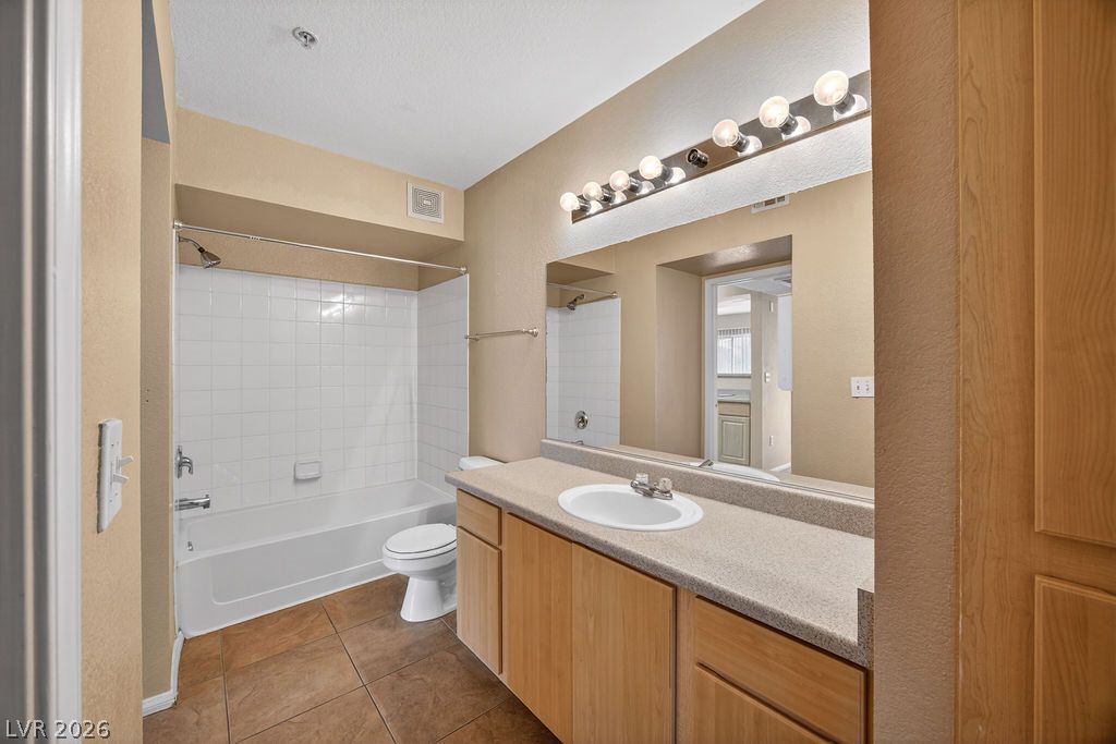 Photo 17 of 47, 6955 N Durango Drive #3091