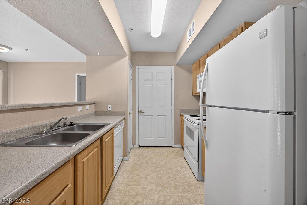 Photo 19 of 47, 6955 N Durango Drive #3091