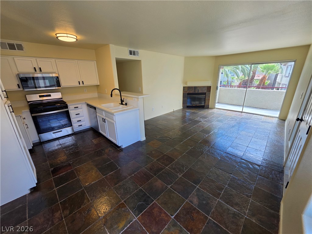 Photo 5 of 4955 Lindell Road #204