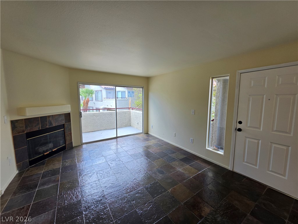 Photo 11 of 44, 4955 Lindell Road #204