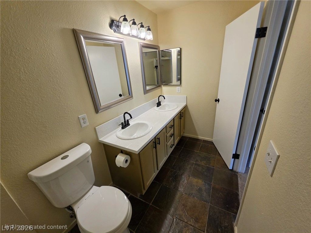 Photo 38 of 44, 4955 Lindell Road #204