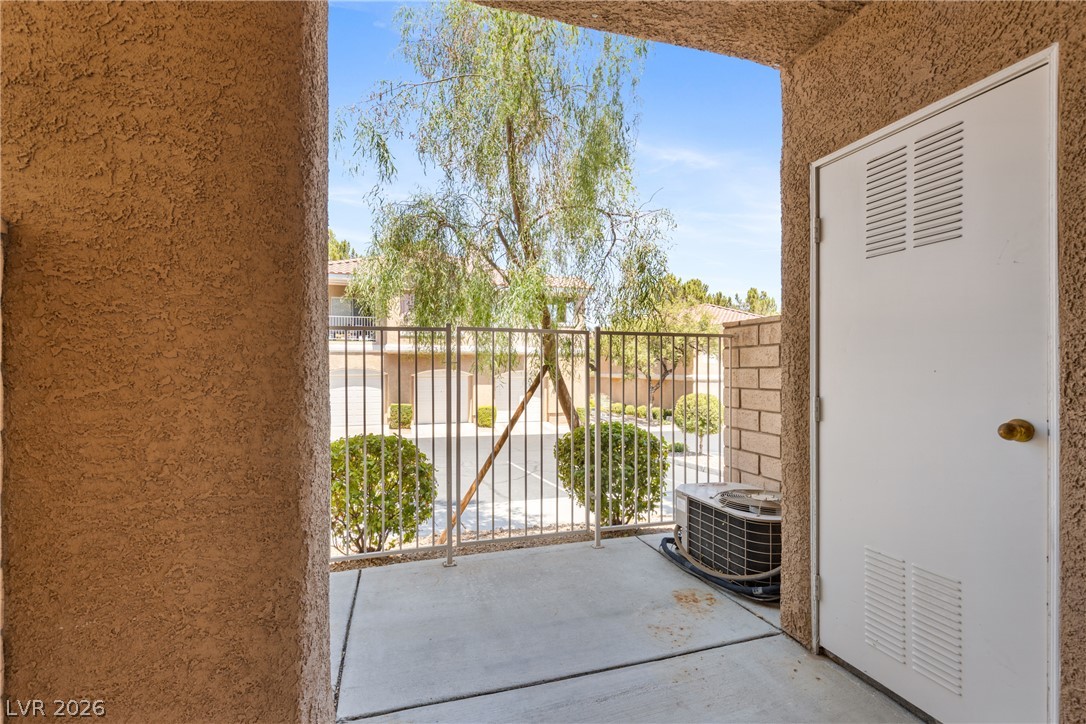 Photo 11 of 42, 251 S Green Valley Parkway #2211