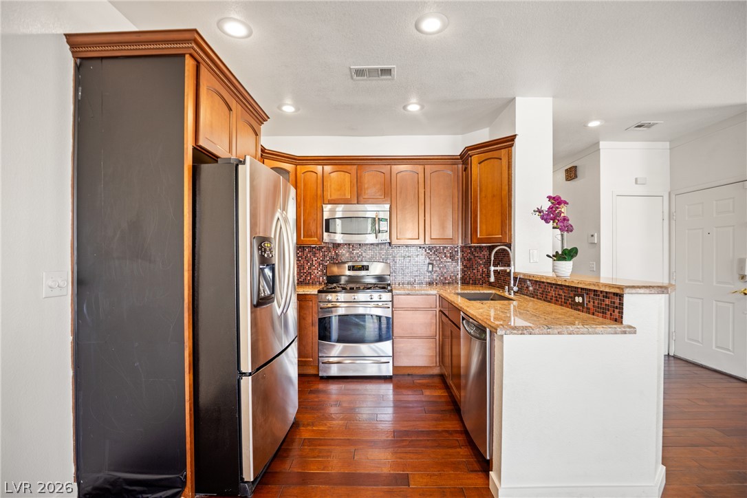 Photo 9 of 42, 251 S Green Valley Parkway #2211