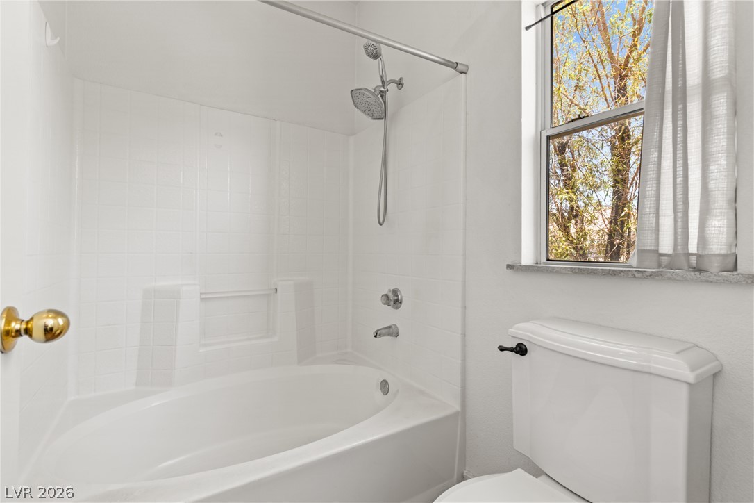 Photo 22 of 42, 251 S Green Valley Parkway #2211