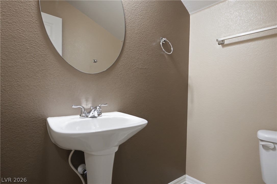 Photo 36 of 43, 8305 Oakshire Street