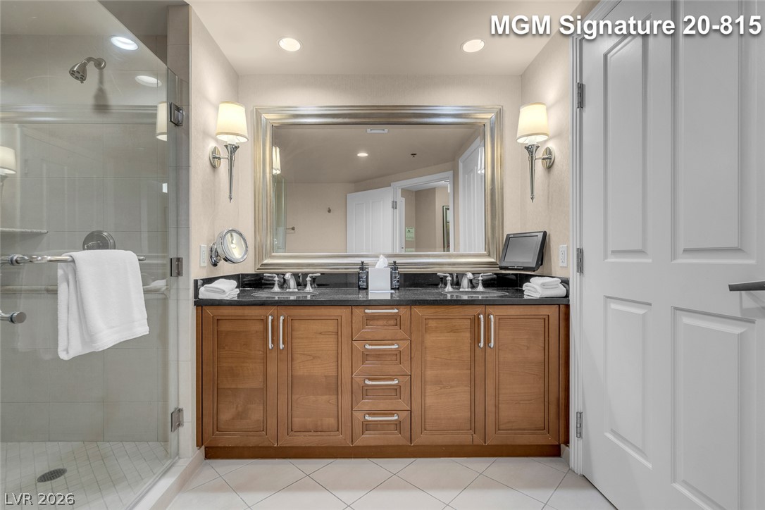 Photo 32 of 63, 125 E Harmon Avenue #2015