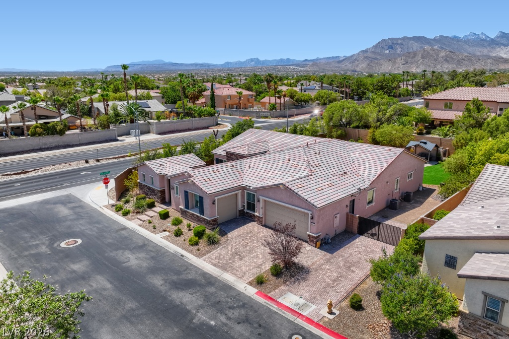 Photo 6 of 40, 4809 Nightwood Court