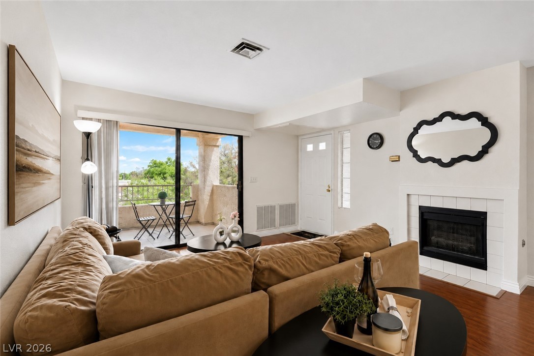 Photo 3 of 4893 S Torrey Pines Drive #203