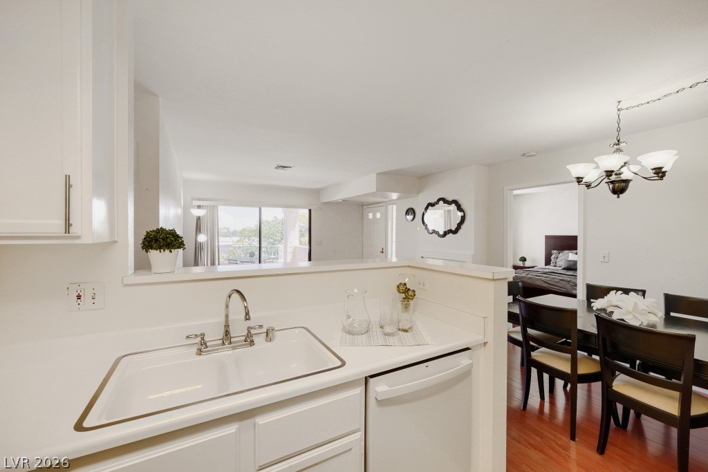 Photo 10 of 28, 4893 S Torrey Pines Drive #203