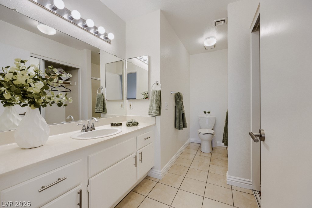 Photo 13 of 28, 4893 S Torrey Pines Drive #203