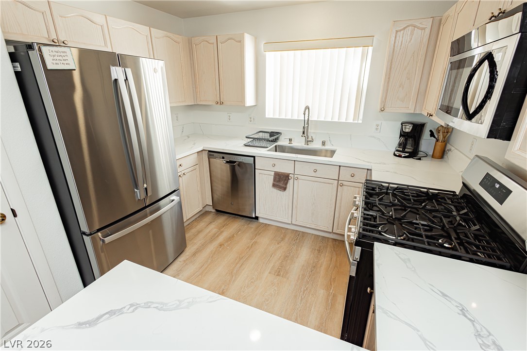 Photo 17 of 32, 424 Pine Haven Street #203