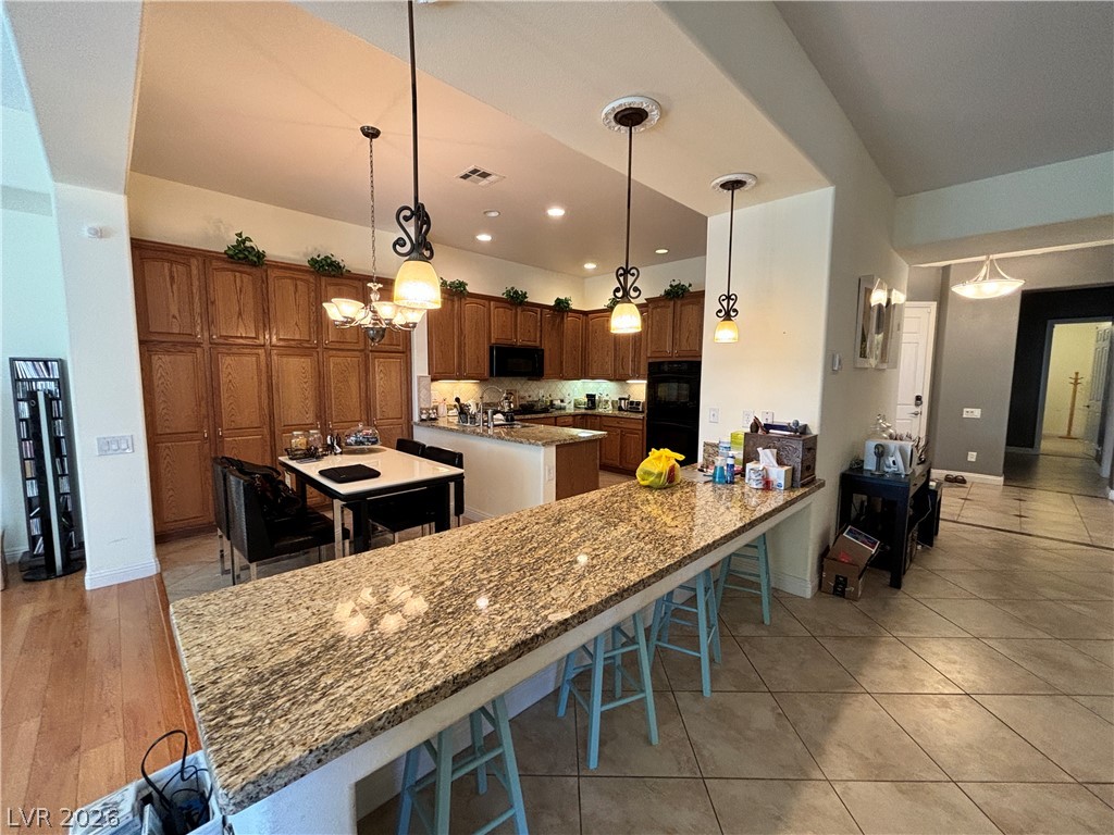 Photo 8 of 39, 932 Viscanio Place