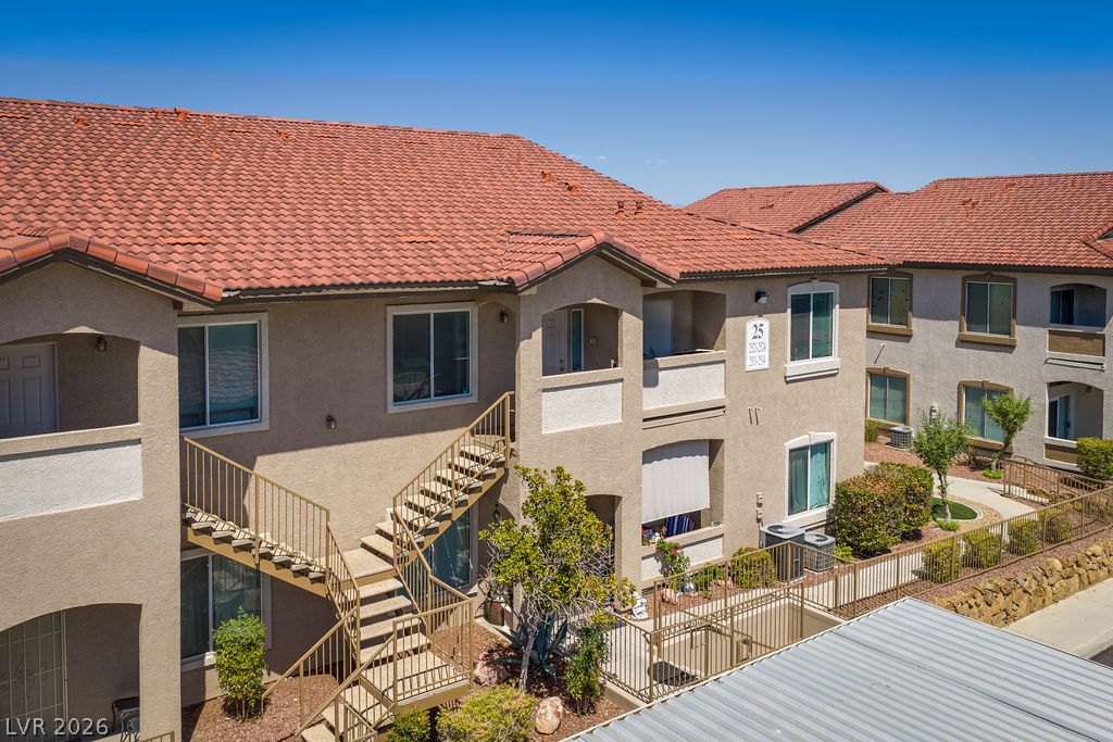 Photo 12 of 41, 2305 W Horizon Ridge Parkway #2524