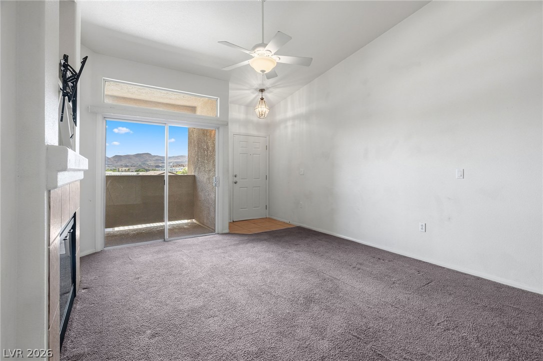 Photo 15 of 41, 2305 W Horizon Ridge Parkway #2524
