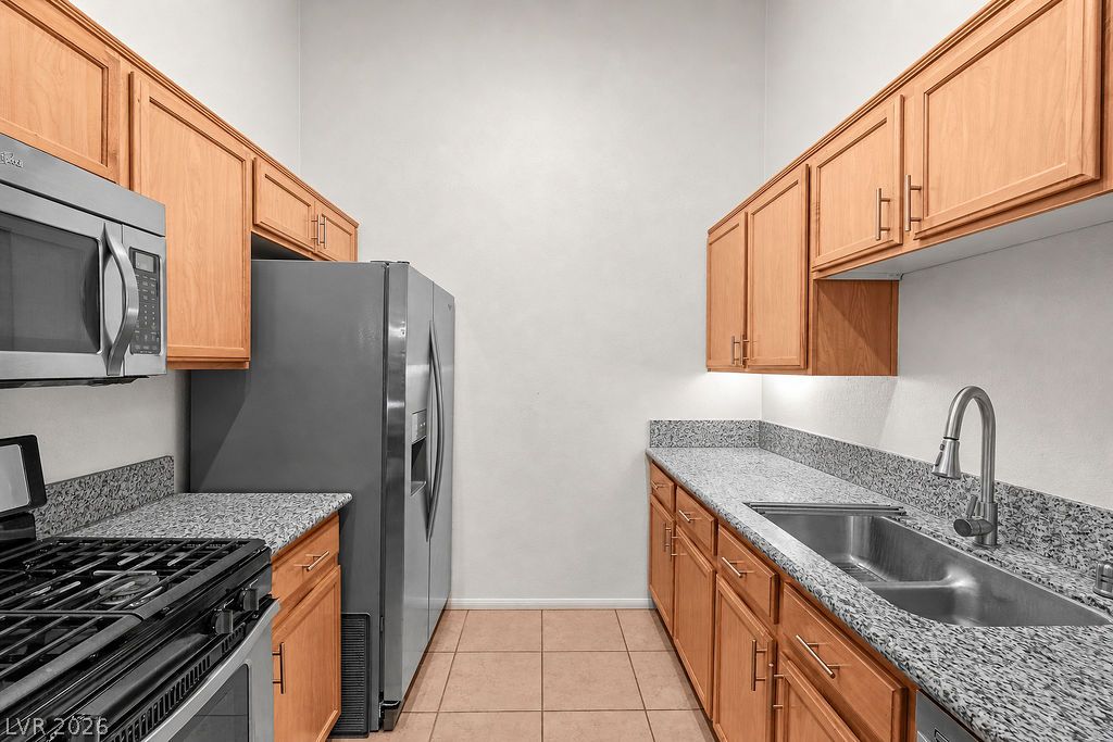 Photo 22 of 41, 2305 W Horizon Ridge Parkway #2524