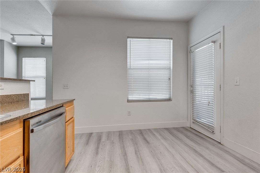 Photo 12 of 27, 10550 W Alexander Road #1139
