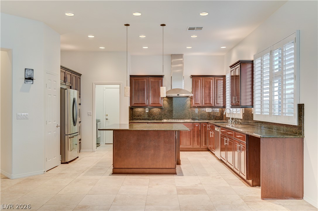 Photo 5 of 6641 Black Oaks Street