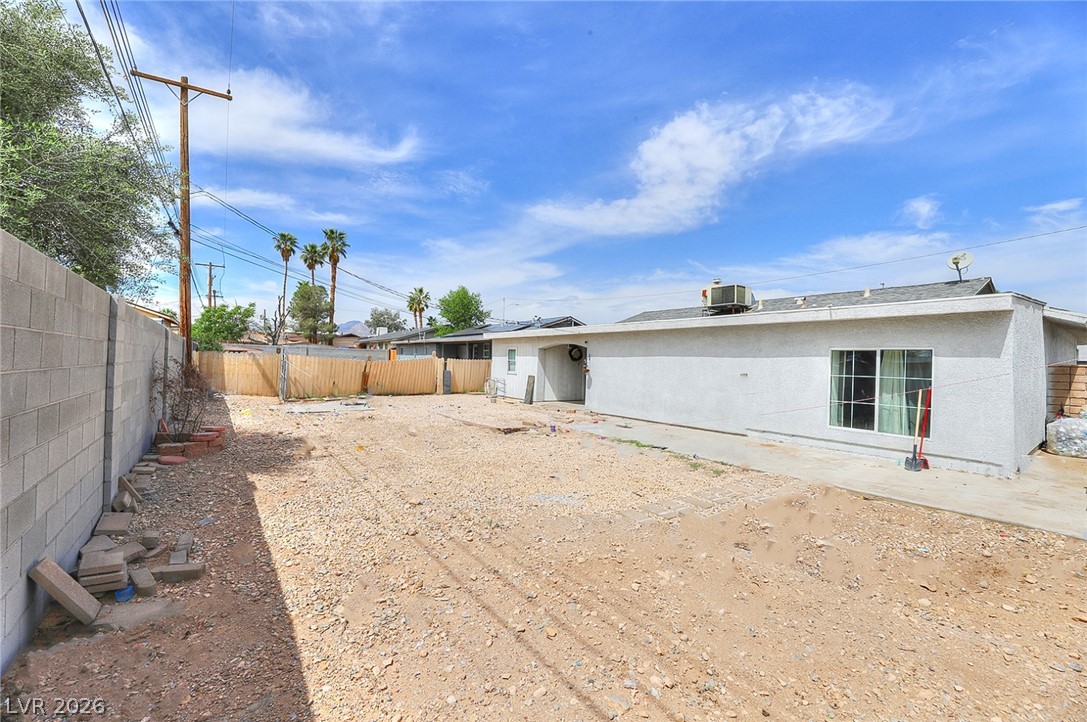 Photo 8 of 17, 6221 Casada Way