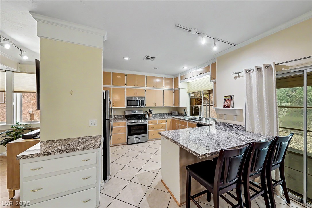 Photo 9 of 37, 9594 Parvin Street