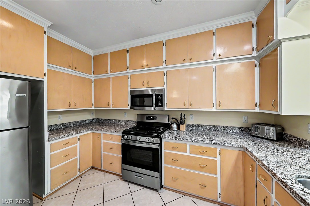 Photo 12 of 37, 9594 Parvin Street