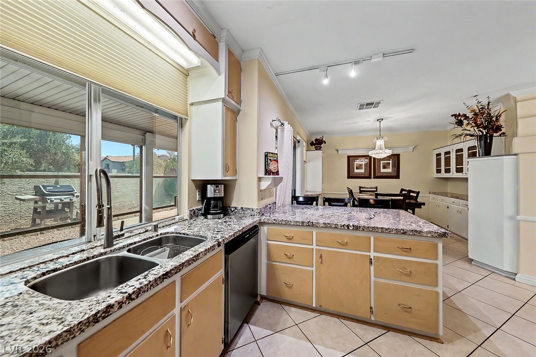 Photo 13 of 37, 9594 Parvin Street