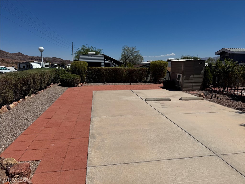 Photo 7 of 39, 871 Robin Way