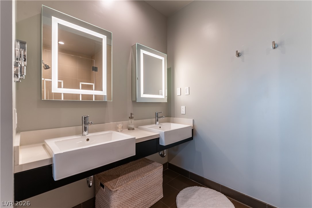 Photo 20 of 33, 2600 W Harmon Avenue #56004