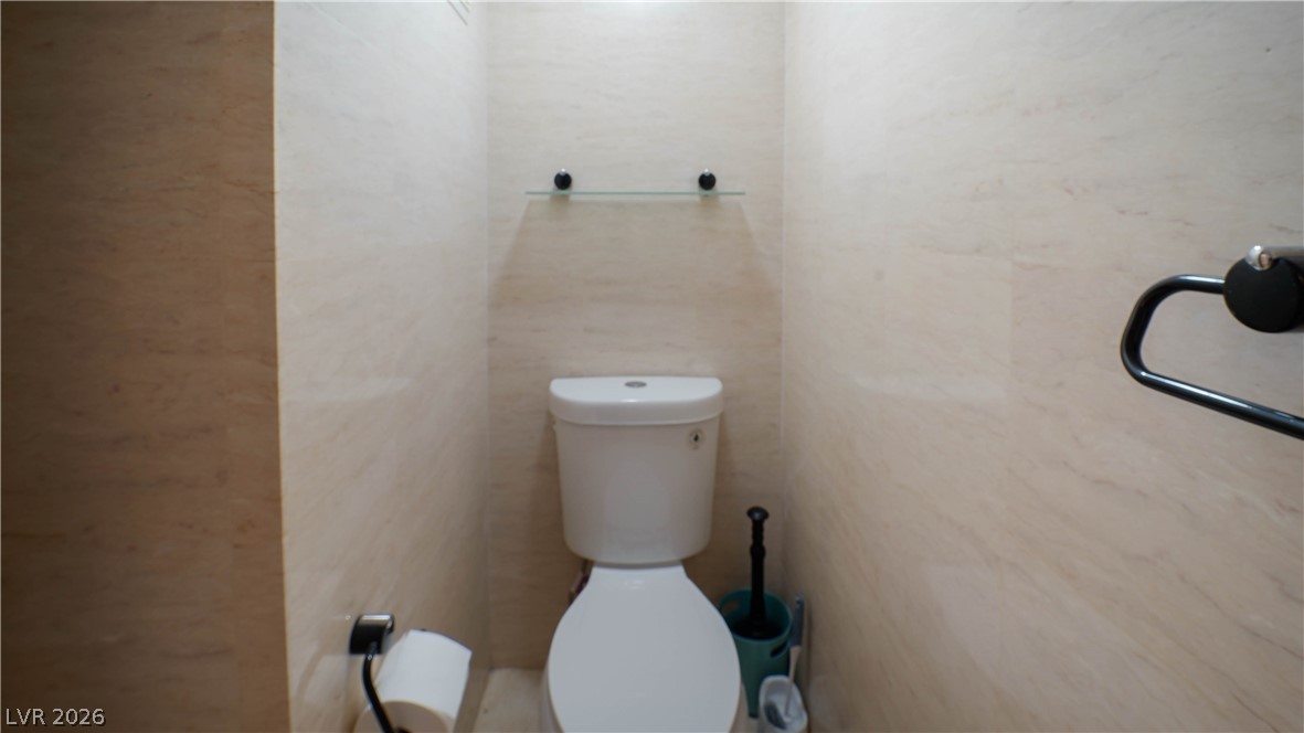 Photo 19 of 27, 8070 W Russell Road #1099