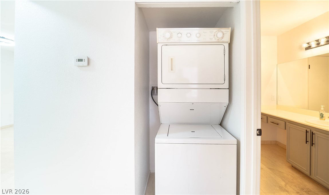 Photo 14 of 27, 8070 W Russell Road #1099