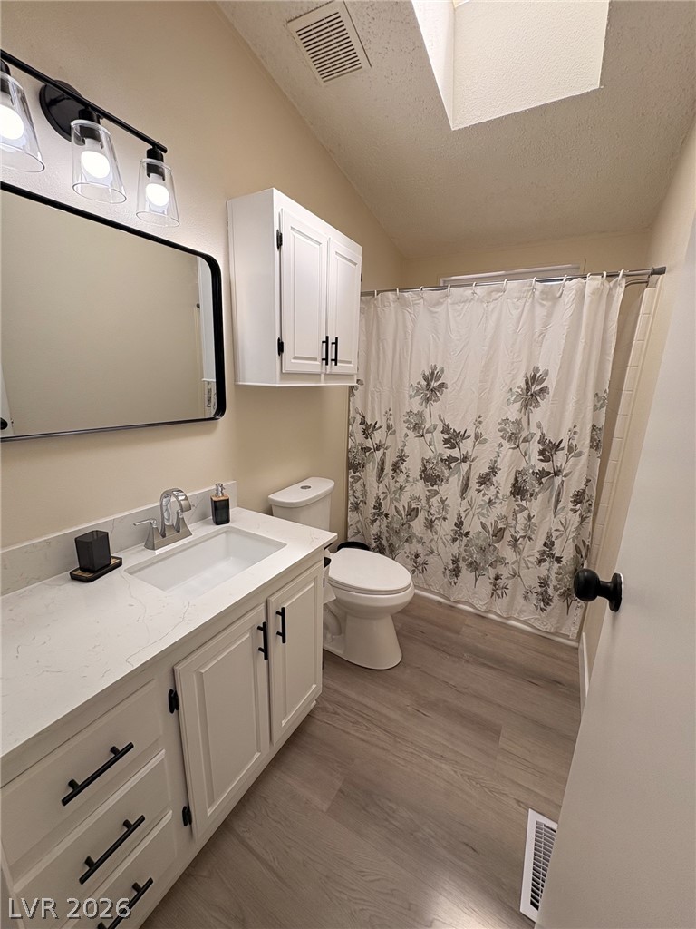 Photo 20 of 42, 3231 Paiute Boulevard