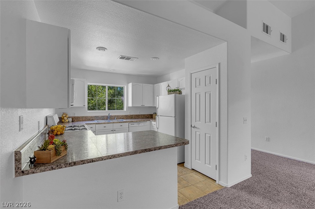Photo 19 of 46, 353 Amber Pine Street #203