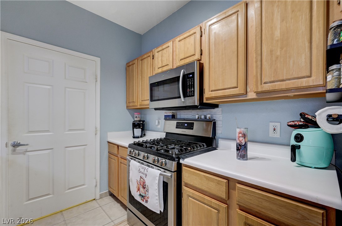 Photo 8 of 35, 8555 W Russell Road #1017