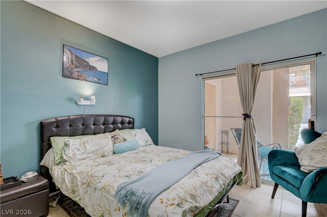 Photo 11 of 35, 8555 W Russell Road #1017