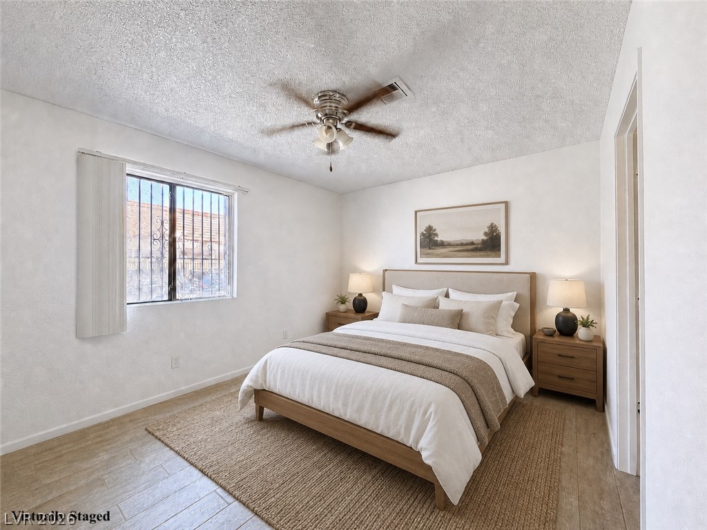 Photo 8 of 21, 4300 N Lamont Street #236