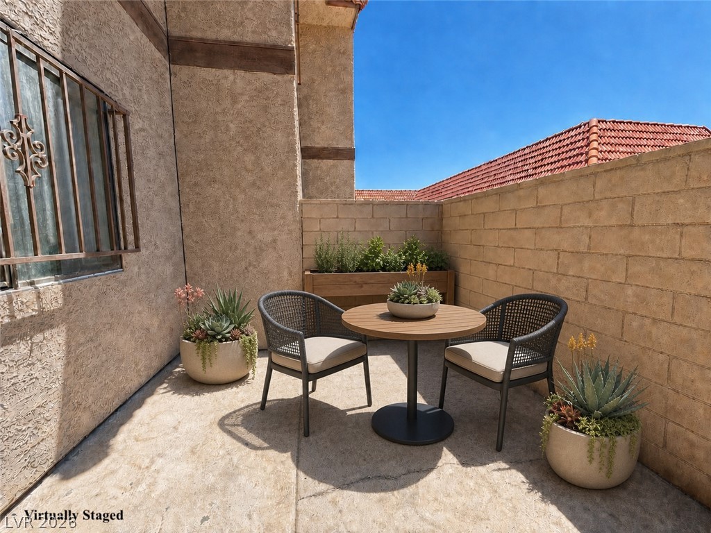 Photo 9 of 21, 4300 N Lamont Street #236