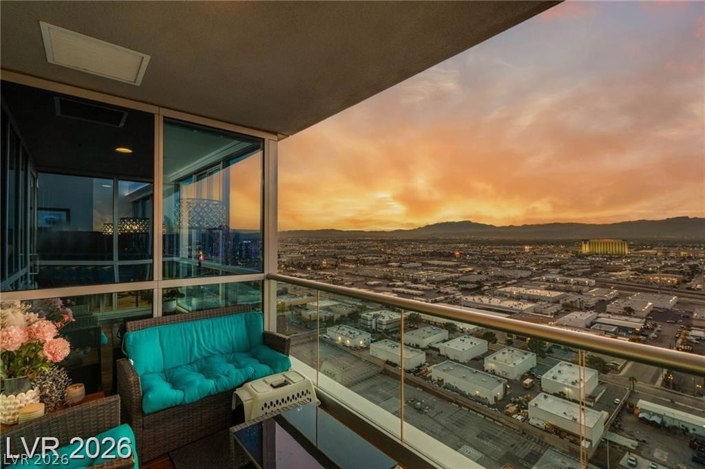 Photo 16 of 49, 4575 Dean Martin Drive #2806
