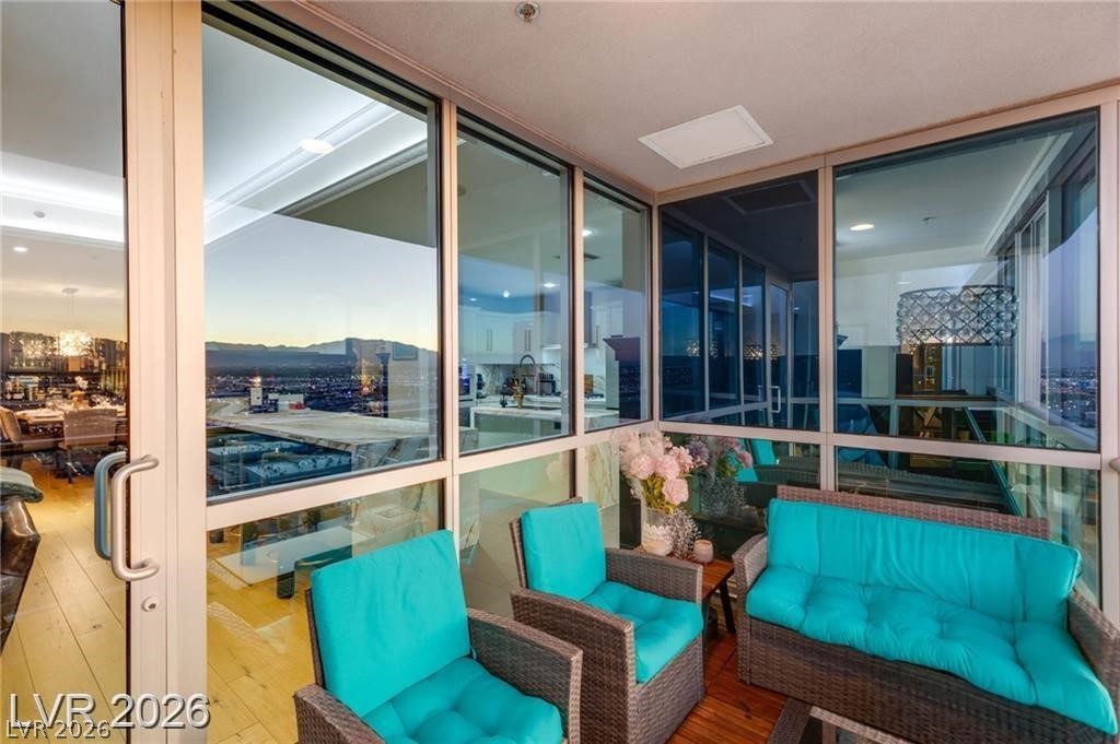 Photo 17 of 49, 4575 Dean Martin Drive #2806
