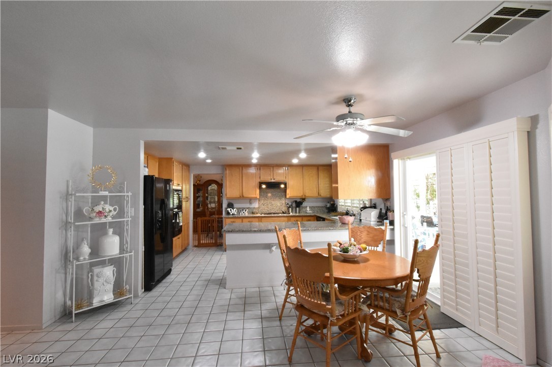Photo 11 of 38, 5736 Willowcreek Road