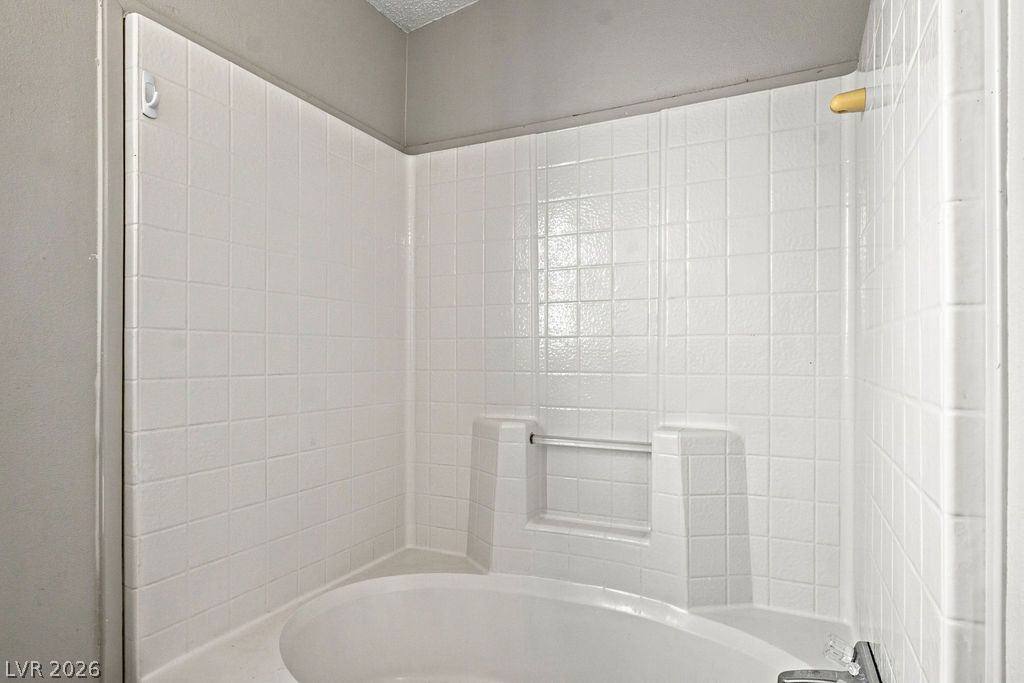 Photo 17 of 29, 2228 Castleberry Lane
