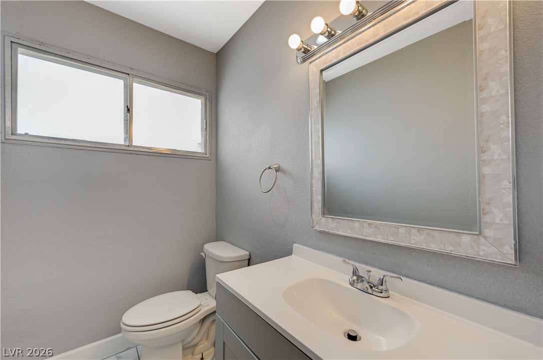Photo 32 of 36, 3909 W Oakey Boulevard