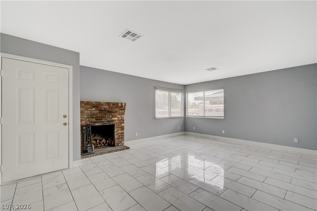 Photo 4 of 3909 W Oakey Boulevard