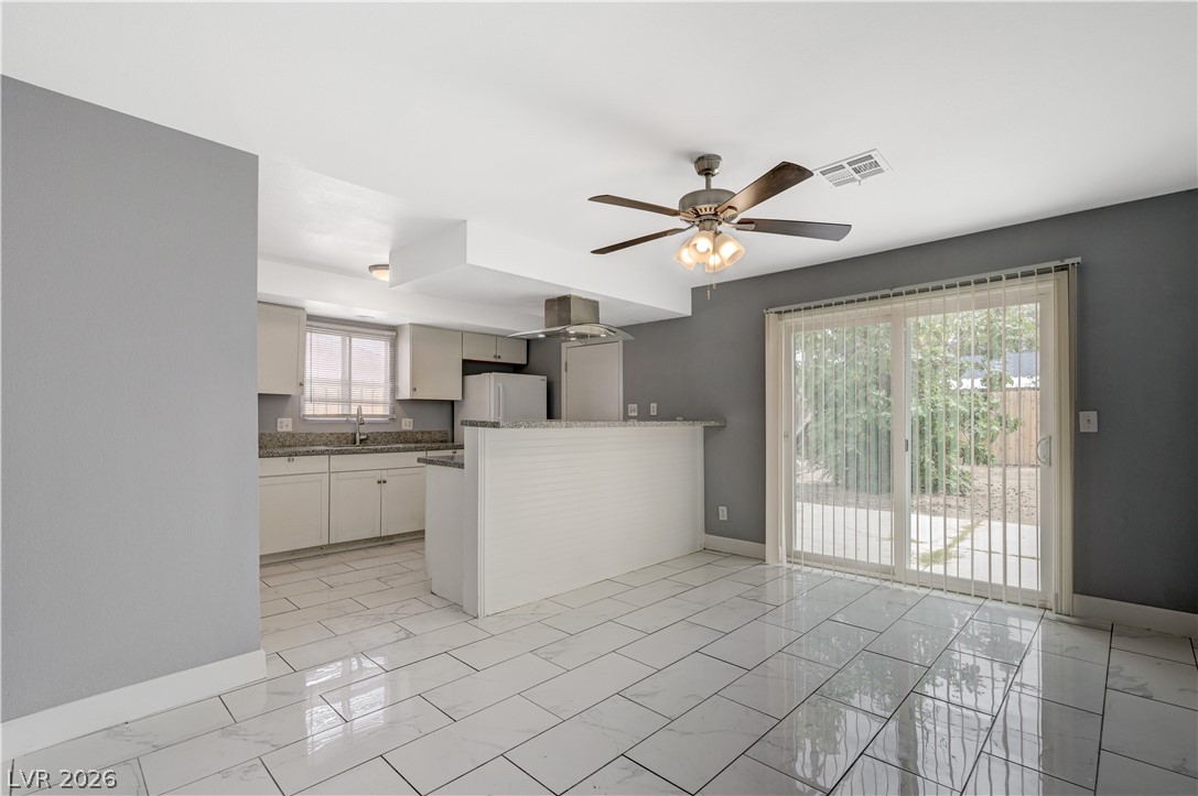 Photo 9 of 36, 3909 W Oakey Boulevard