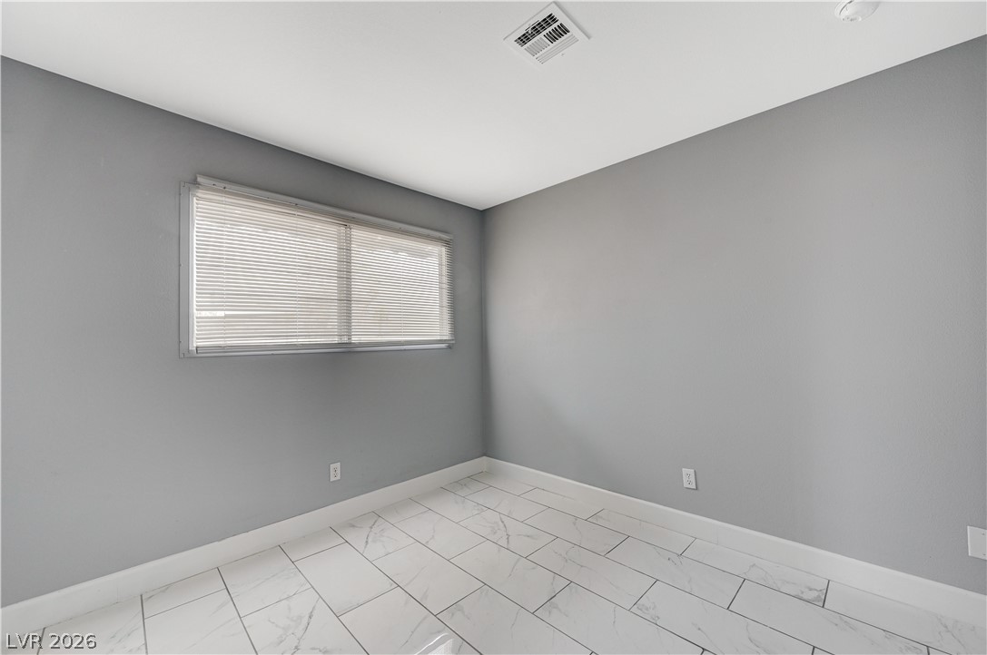 Photo 18 of 36, 3909 W Oakey Boulevard