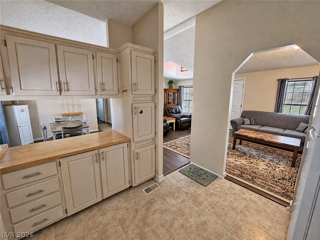 Photo 13 of 66, 3221 W Susan Avenue #4