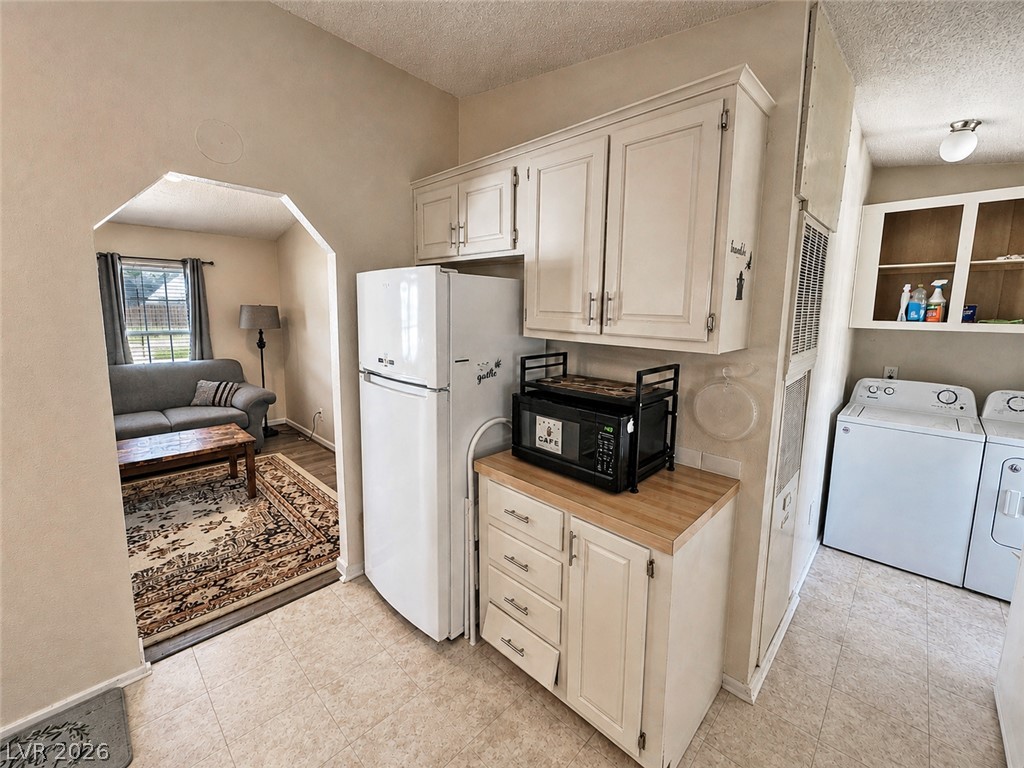 Photo 16 of 66, 3221 W Susan Avenue #4