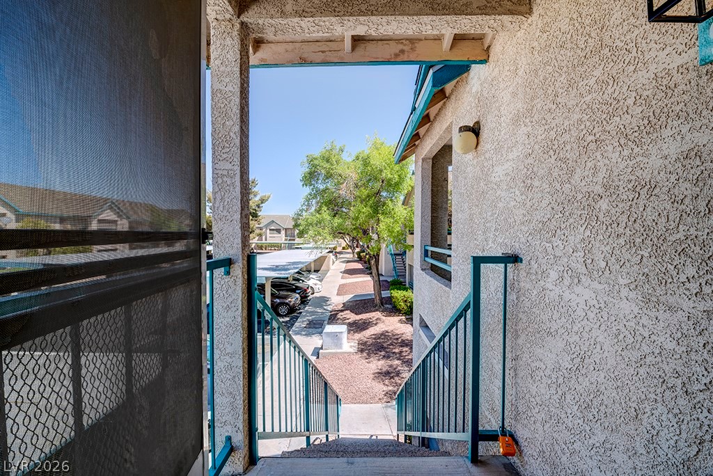 Photo 31 of 34, 5121 Lindell Road #206
