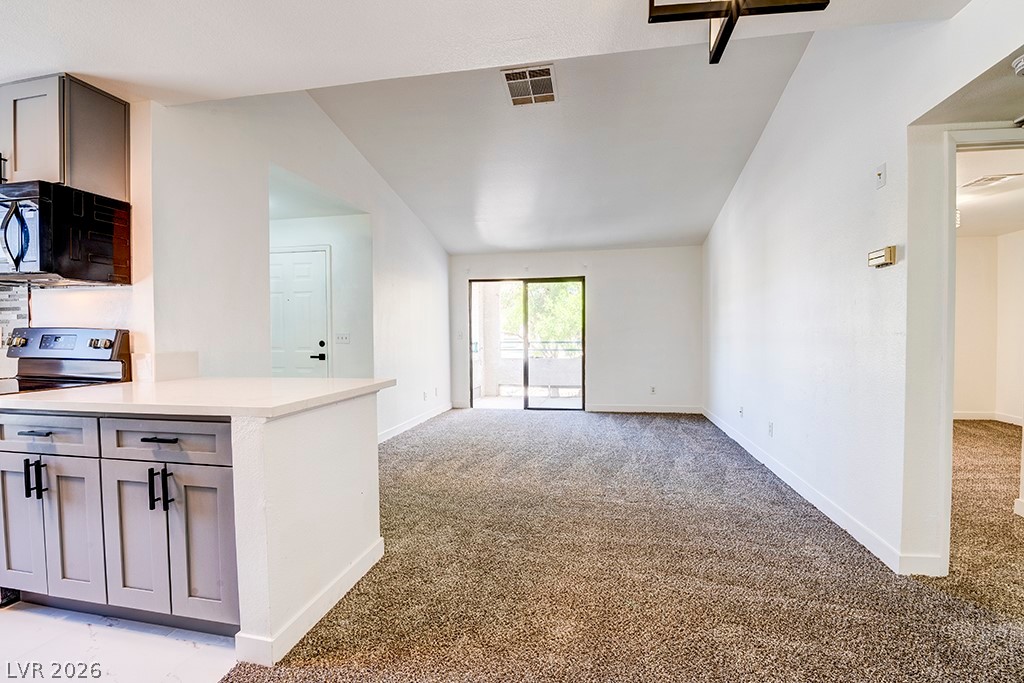 Photo 8 of 34, 5121 Lindell Road #206