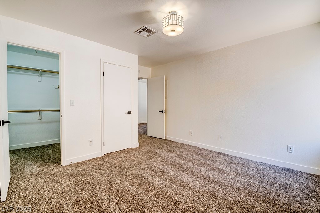 Photo 19 of 34, 5121 Lindell Road #206