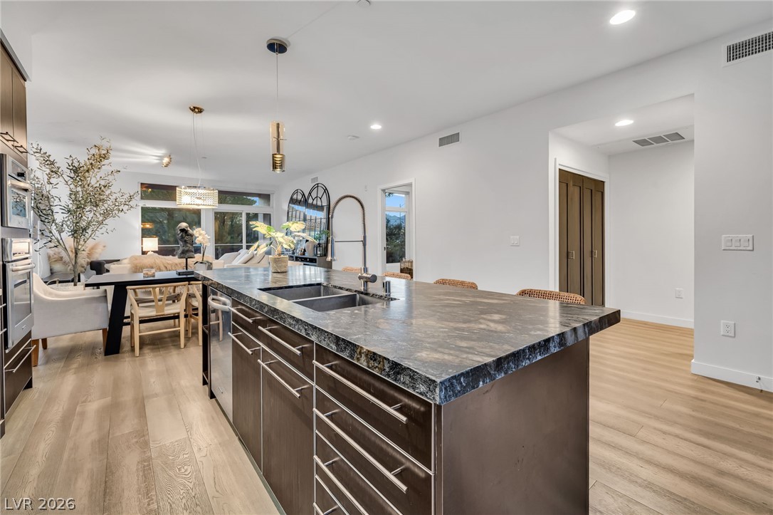 Photo 14 of 51, 8925 W Flamingo Road #201